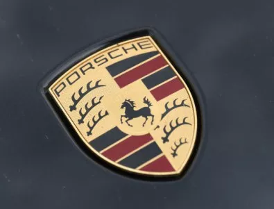 Прокурори и полицаи нахлуха в офисите на Porsche