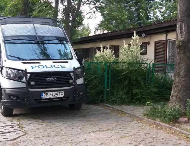 Полицаи нахлуха в район "Северен" в Пловдив, арестуван е кметът Ральо Ралев