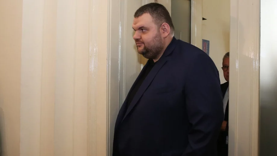 Нагло и подигравателно: какво театро играе ДПС