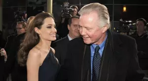 Лелята на Анджелина Джоли живее в столичния квартал "Люлин"