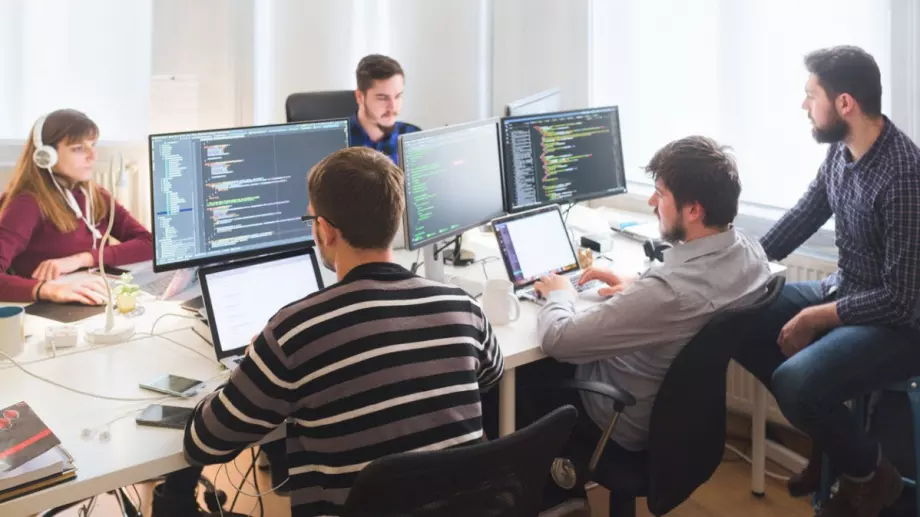 Компаниите в Испания и България срещат най-малко трудности в намирането на ИКТ специалисти