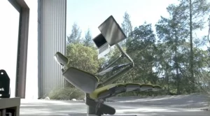 Иновативно бюро ви позволява да работите в легнало положение (ВИДЕО)