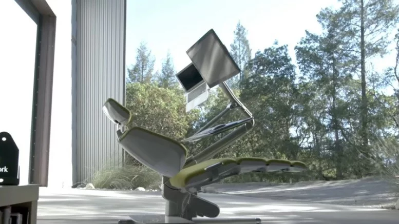 Иновативно бюро ви позволява да работите в легнало положение (ВИДЕО)