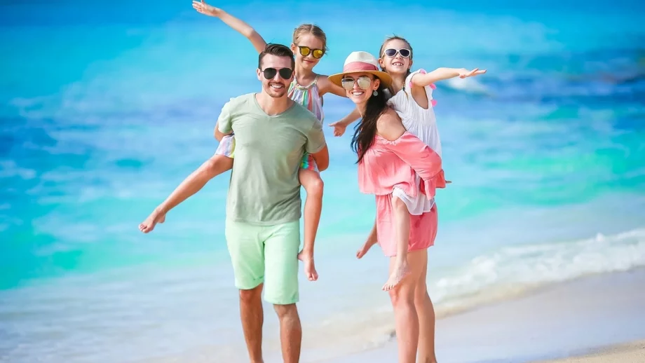 6 съвета за спестяване на пари по време на семейна ваканция