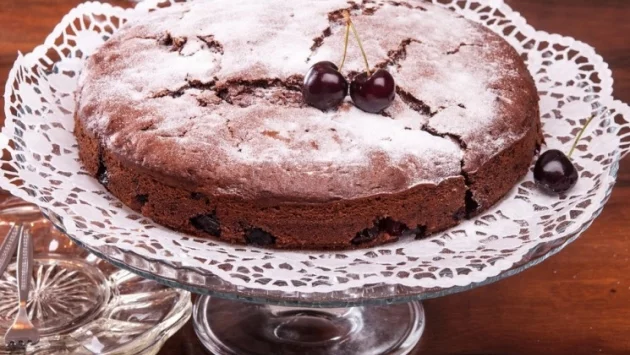 Лесен шоколадов сладкиш с череши