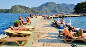 Изтича срокът за държавна помощ на туроператори и туристически агенти