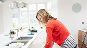 Знаете ли за какво наистина служи двойната мивка в кухнята