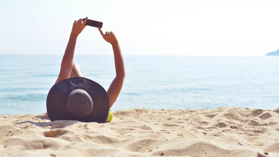 Направете тези 3 неща, за да предпазите телефона си на плажа