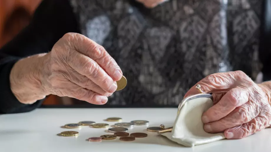 Добавка към пенсиите ще има и през септември и октомври