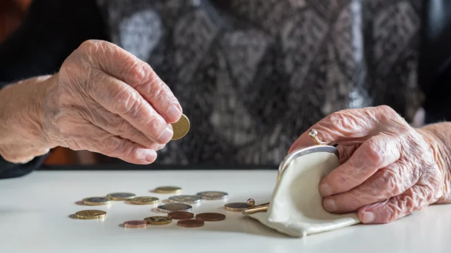 Запорирани са пенсии за близо 700 000 лева