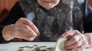 От 1 октомври минималната пенсия да е 370 лв. прие бюджетната комисия