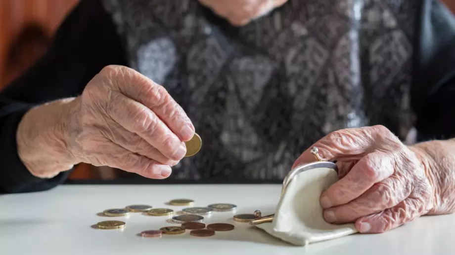 Депутатите изиграха пенсионерите за вдигането на пенсиите