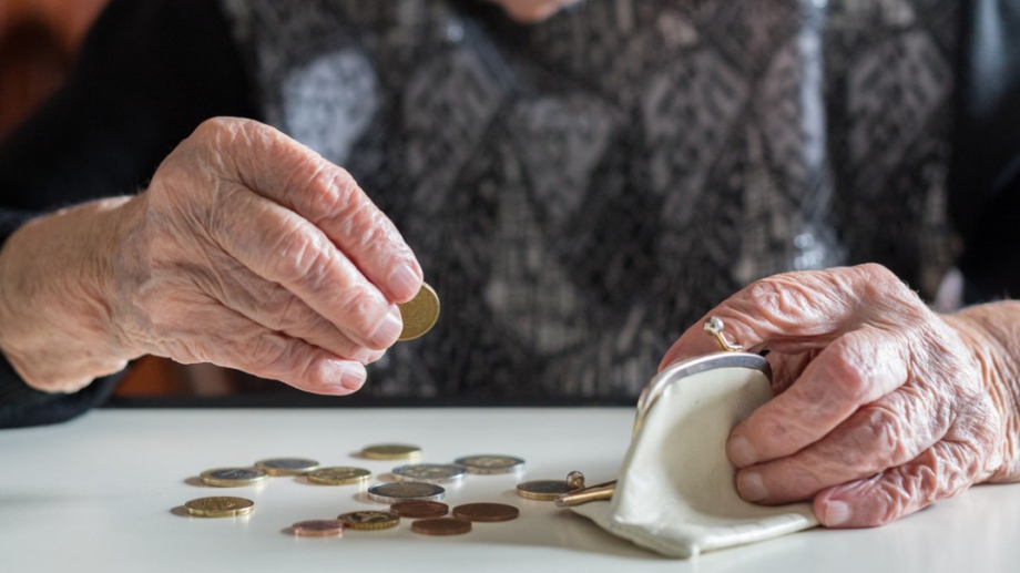 Снимка: Вдигането на пенсиите: Най-бедните печелят най-много