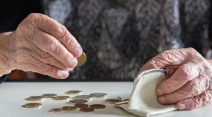 От 1 юли минималната пенсия се повишава с 10% на 467 лева 