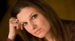 Миролюба Бенатова стана таксиметров шофьор (снимка)