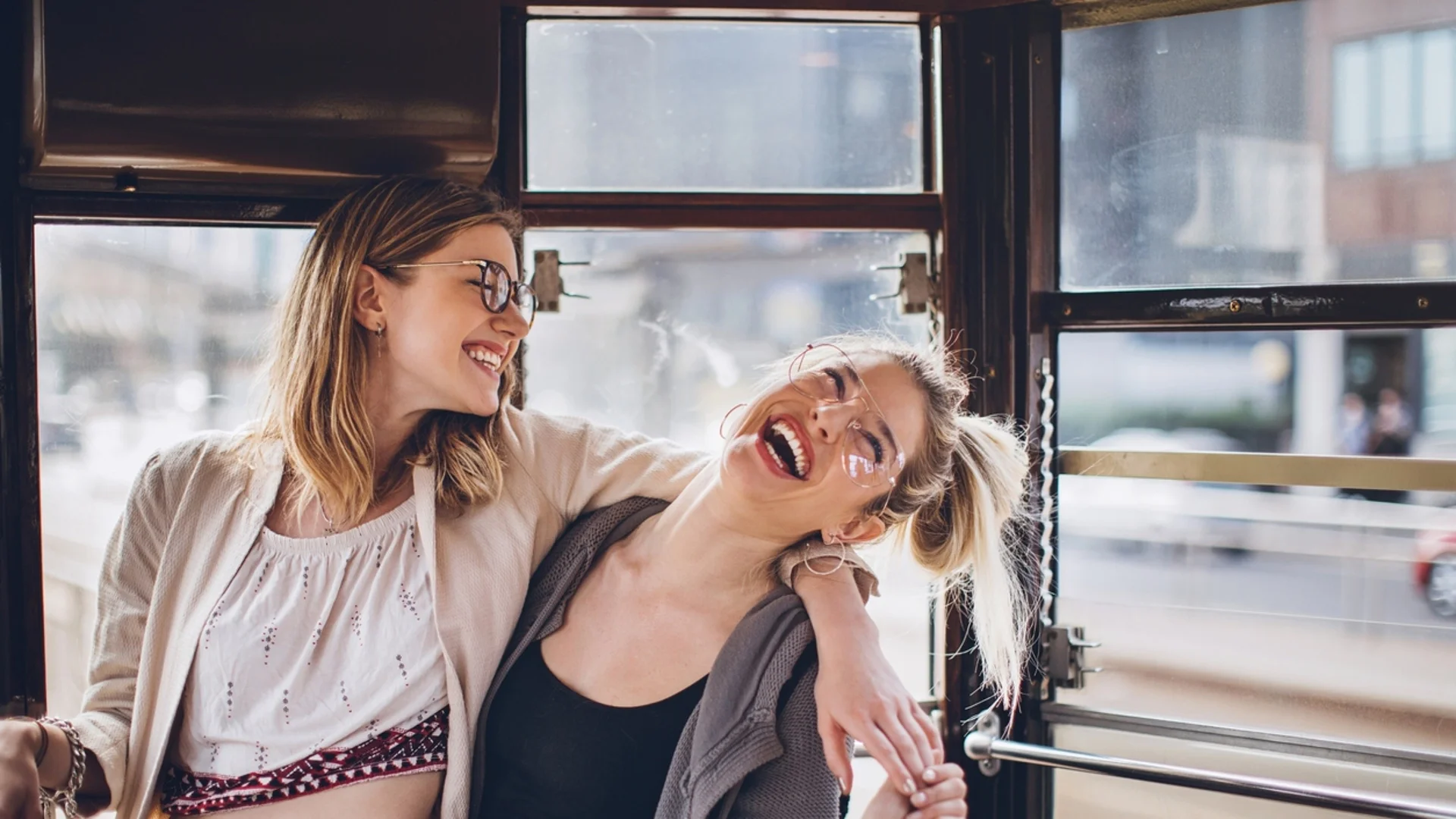 Супер смешен виц за днес, 11 април, 2024 г.: Мрачно е. Капки дъжд