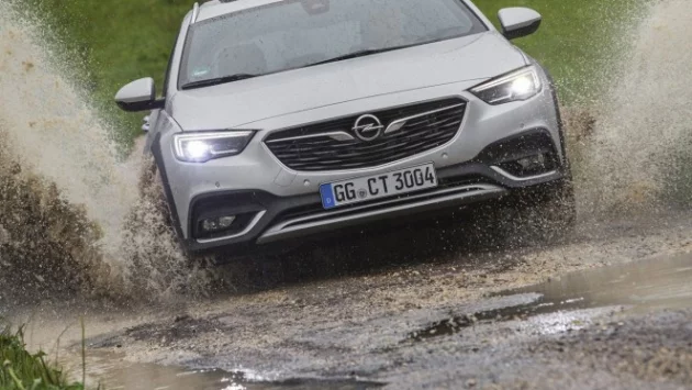 Комби за всяко пътешествие - Opel Insignia Country Tourer (тест-драйв)