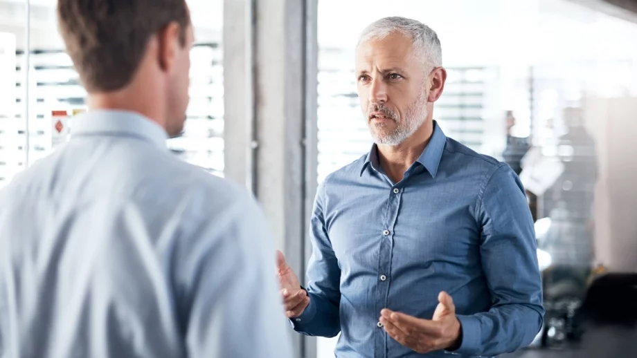 8 неща, които не бива да казвате на шефа, дори да сте приятели