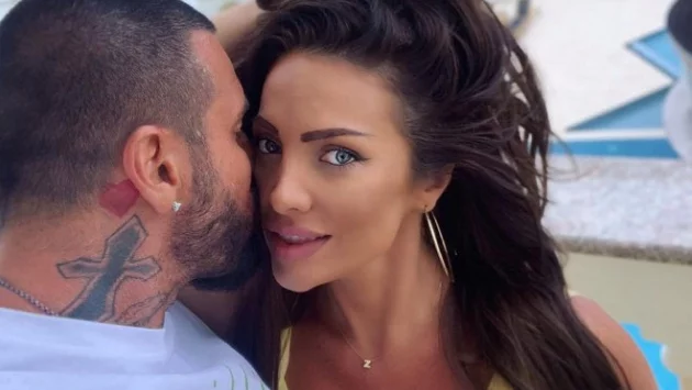 Златка Райкова показа бременното си коремче (снимки)