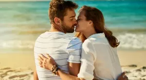 Истинската любов ви вдъхновява да станете по-добри, но никога не го прави насилa