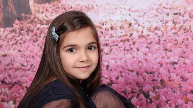 Дъщерята на Светла Иванова издава първата си книга