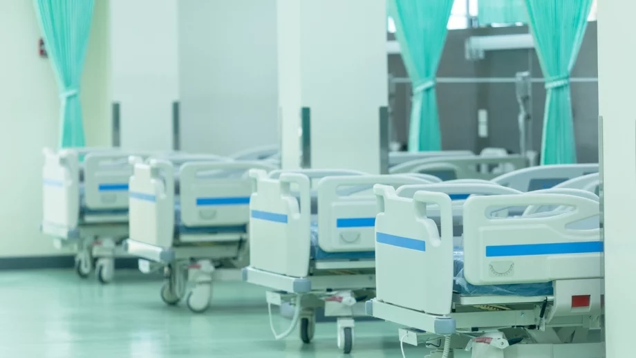 Дават поне още 100 млн. лв. за заплати на медиците