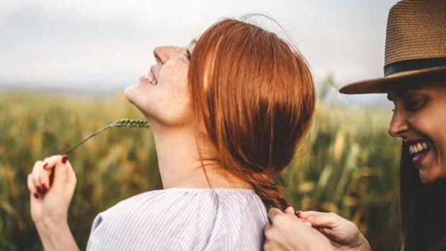 Грижа за боядисаната коса през лятото