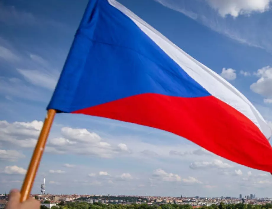 Чехия ще дари 4000 артилерийски снаряда на Украйна