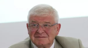 Отмениха задължението да носим маска навън