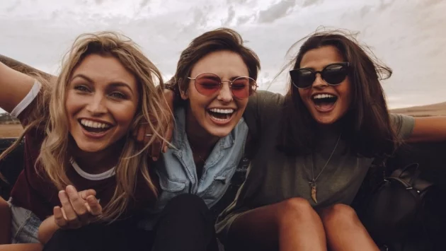 Благодаря ви, приятели, че сте такива, каквито сте