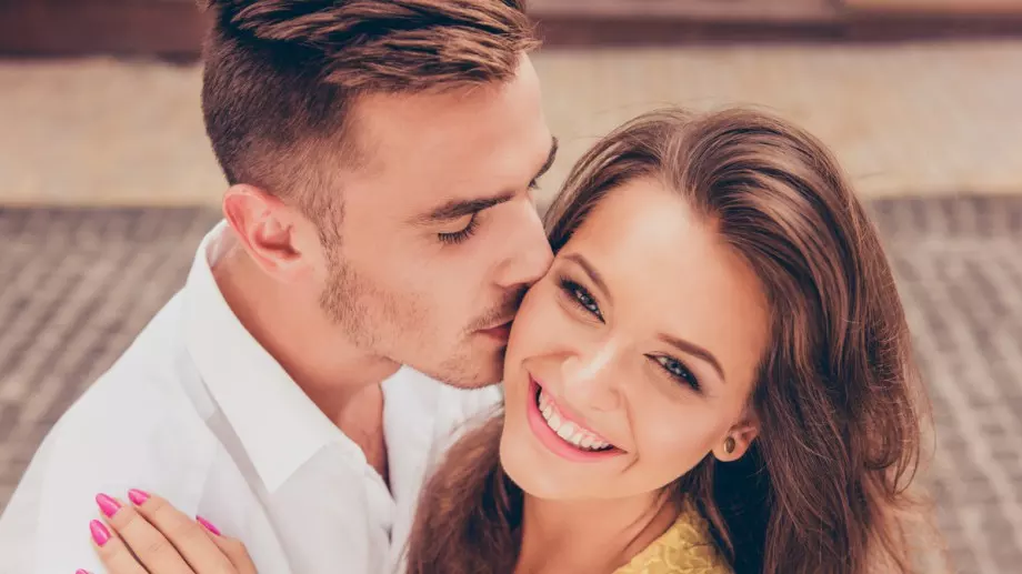 Истинските мъже не търсят други жени, те са твърде заети да обичат собствените си   