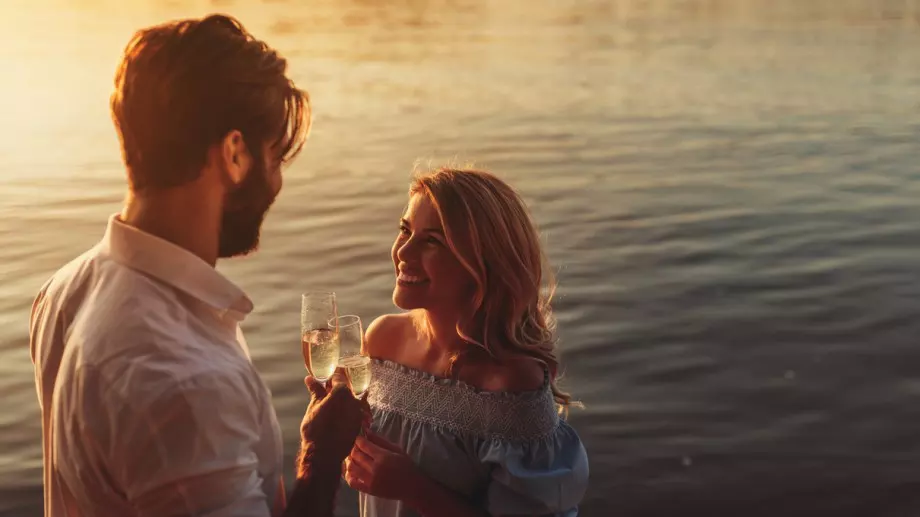 Обичай ме тихо и ме отведи на място, където думите не са необходими