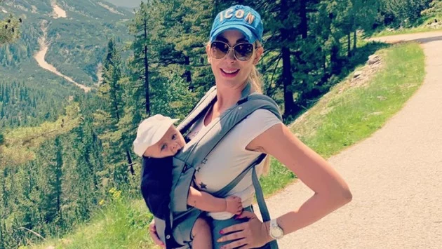 Антония Петрова покори Вихрен с бебето си (снимки)