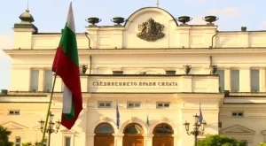 Няма да има замразени цени и затвор за фалшиви новини