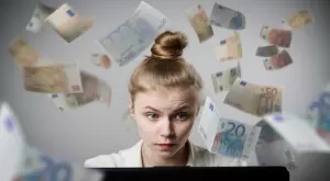 Европарламентът реши: Минималната работна заплата става 50% от средната за страната