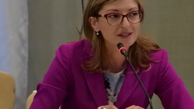 Захариева: Очаквам от 15 юни да възстановим движението в ЕС и съседни държави