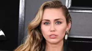 На гости в шикозния дом на Майли Сайръс, обзаведен от майка ѝ (СНИМКИ)