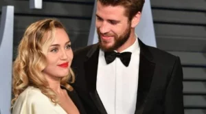 Майли и Лиъм се разделиха, хванаха я да целува момиче (снимка)