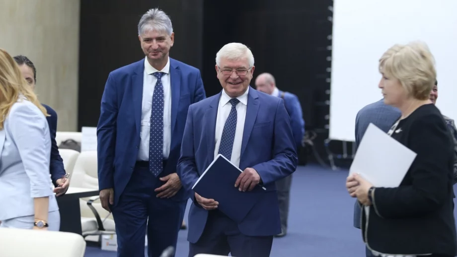 Новият модел за здравно осигуряване предвижда навлизане на частни здравни фондове