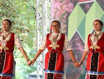 Танцьорите от “Нова Генерация“ с две първи места на фолклорен фестивал