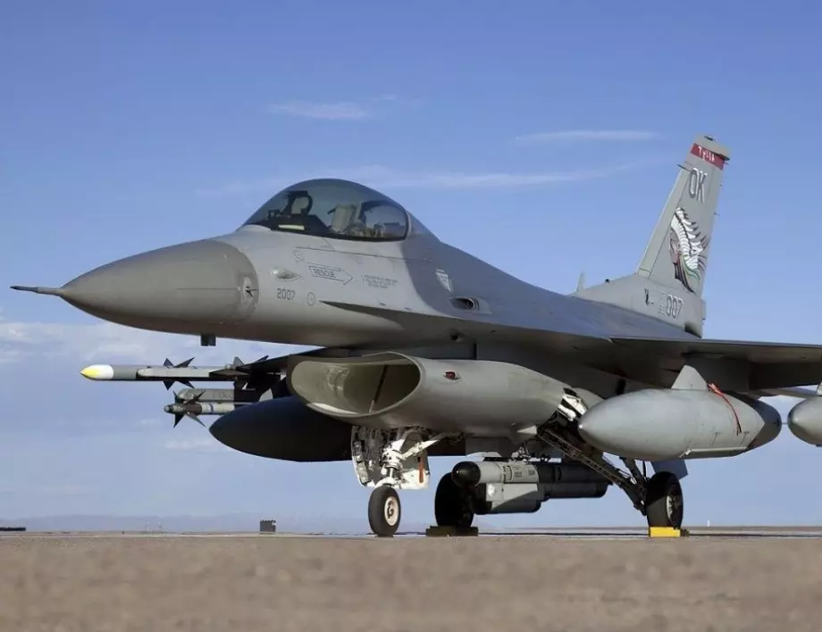 Министерството на отбраната: Нидерландия не ни е предлагала F-16