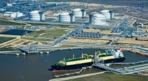 Пожар в терминал за втечнен газ застрашава доставките за ЕС