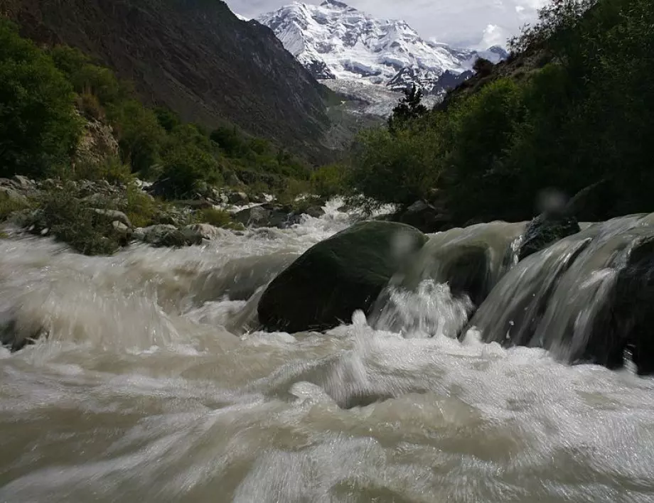 Най-малко 28 жертви на мусонните дъждове в Пакистан през нощта 