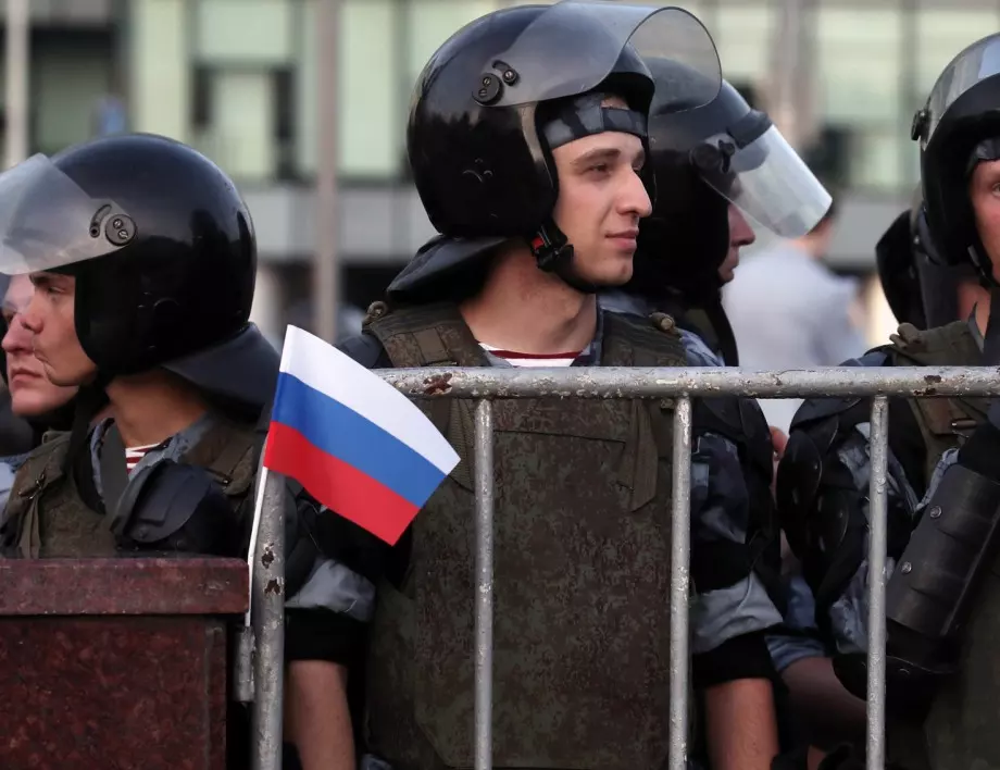 Над 1300 души арестувани в Русия на протестите срещу мобилизацията, има много пребити