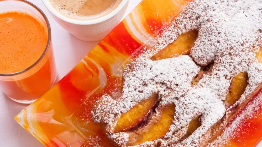 Невероятен сладкиш с праскови