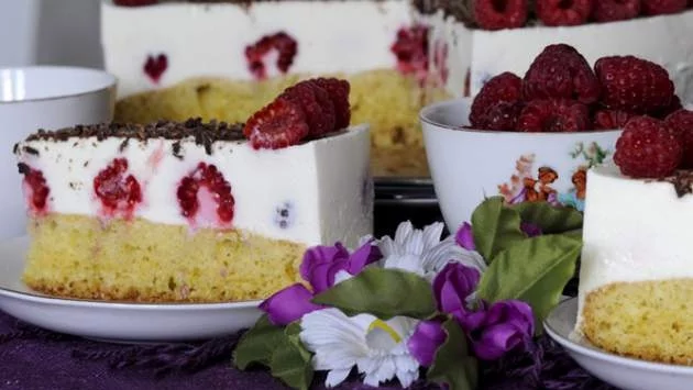 Лека торта с малини