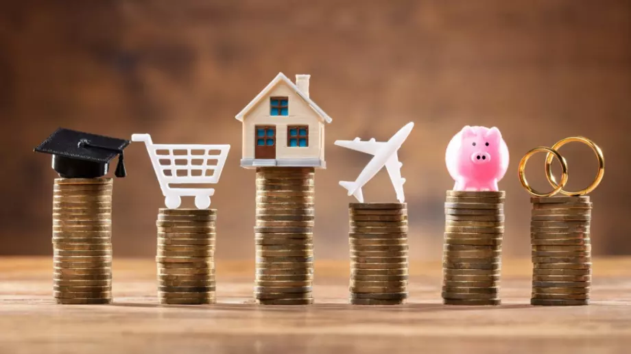 Разходите по кредитите падат, но лихвите растат