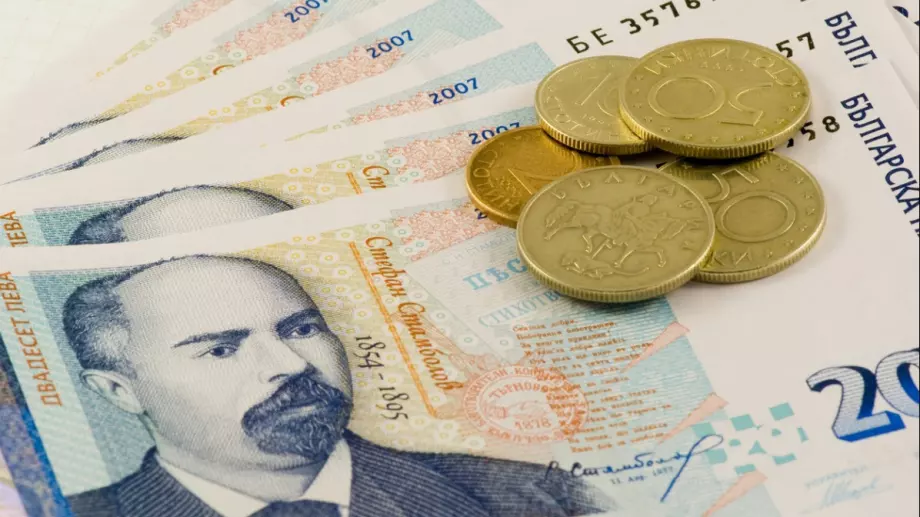 Вдигат пенсията от НОИ