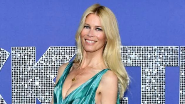 Защото го може! Клаудия Шифър гола на 48 (снимки)