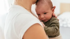 Това е най-младата баба в света (снимка)